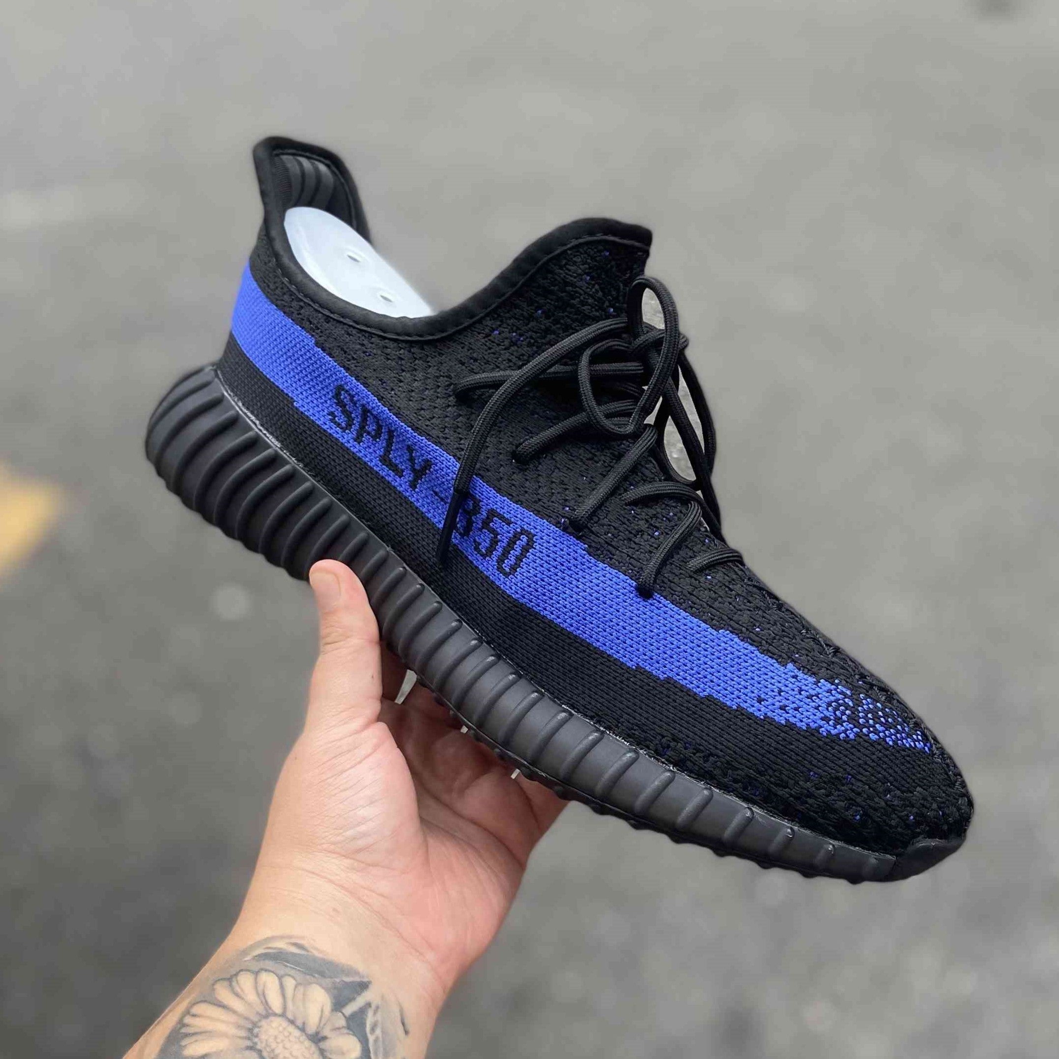 Yeezy Boost 350 v2 Dazzling Blue