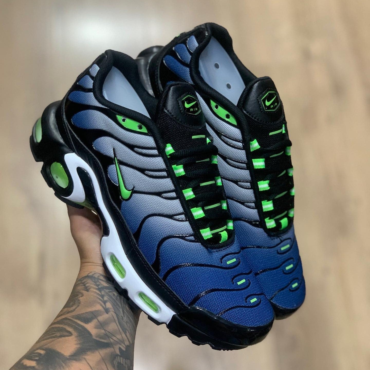 Air Max Plus TN Icons Black Scream Green
