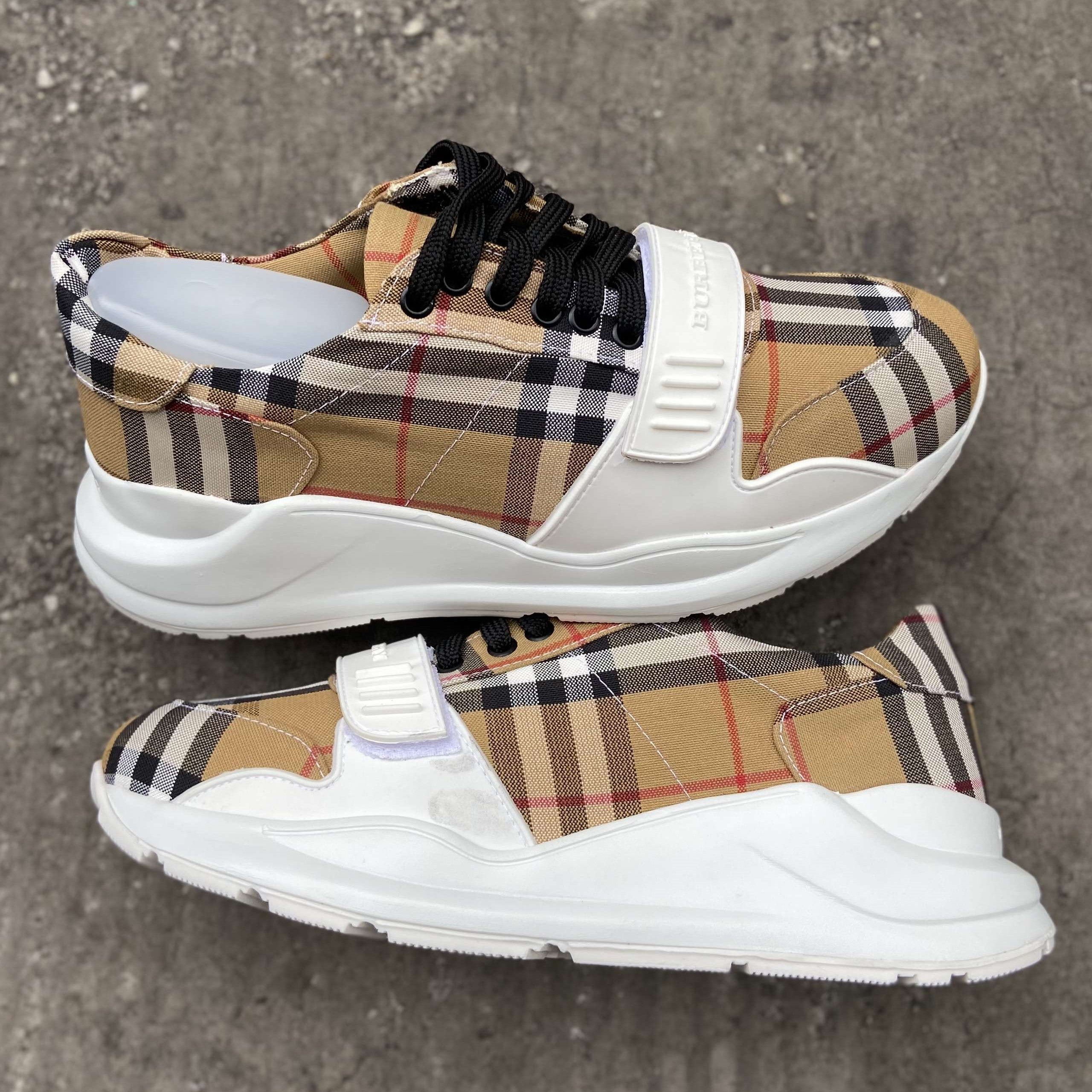 Burberry Regis Archive Beige