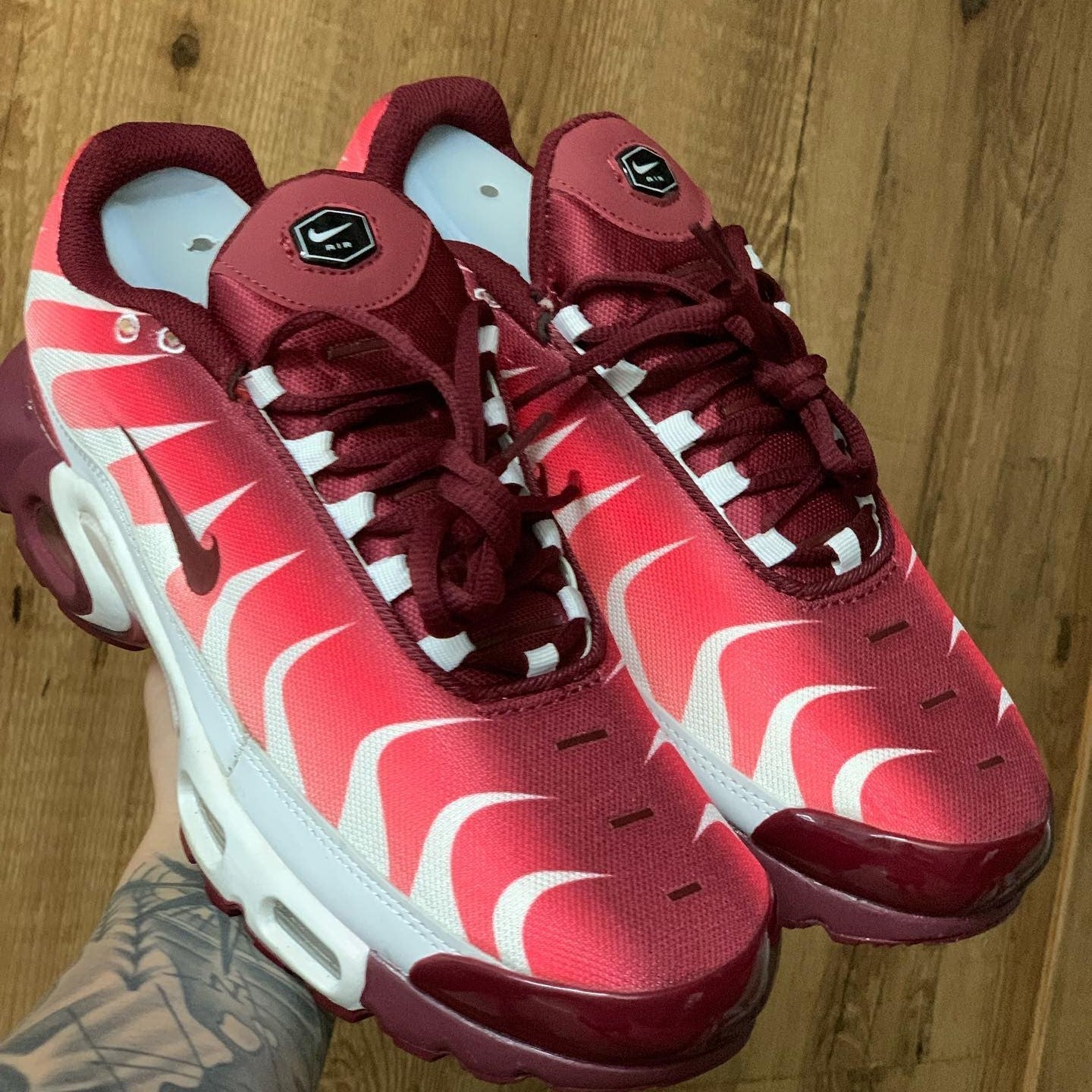 Air Max Plus TN Se White Team Red Speed Red