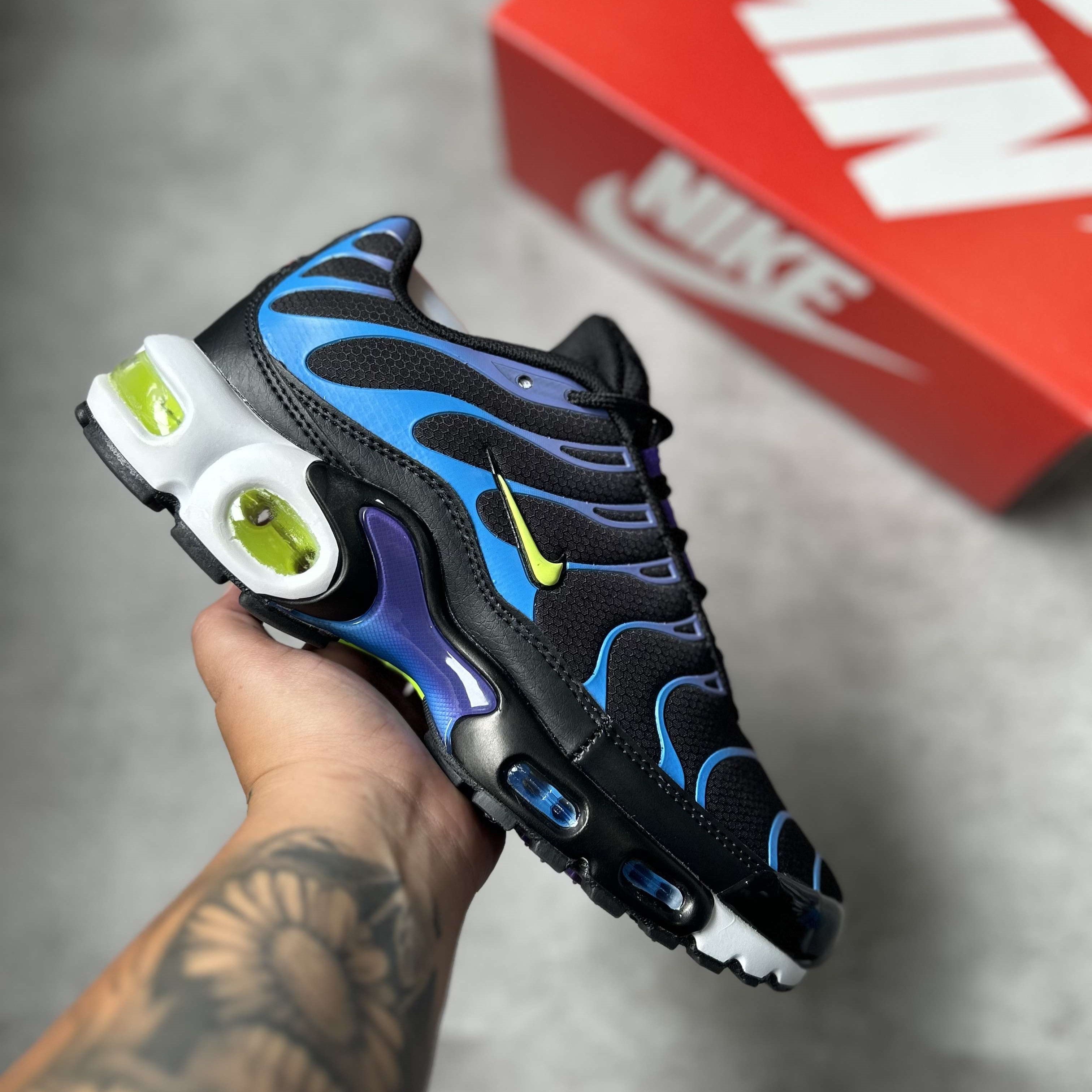 Air Max Plus TN Kaomoji