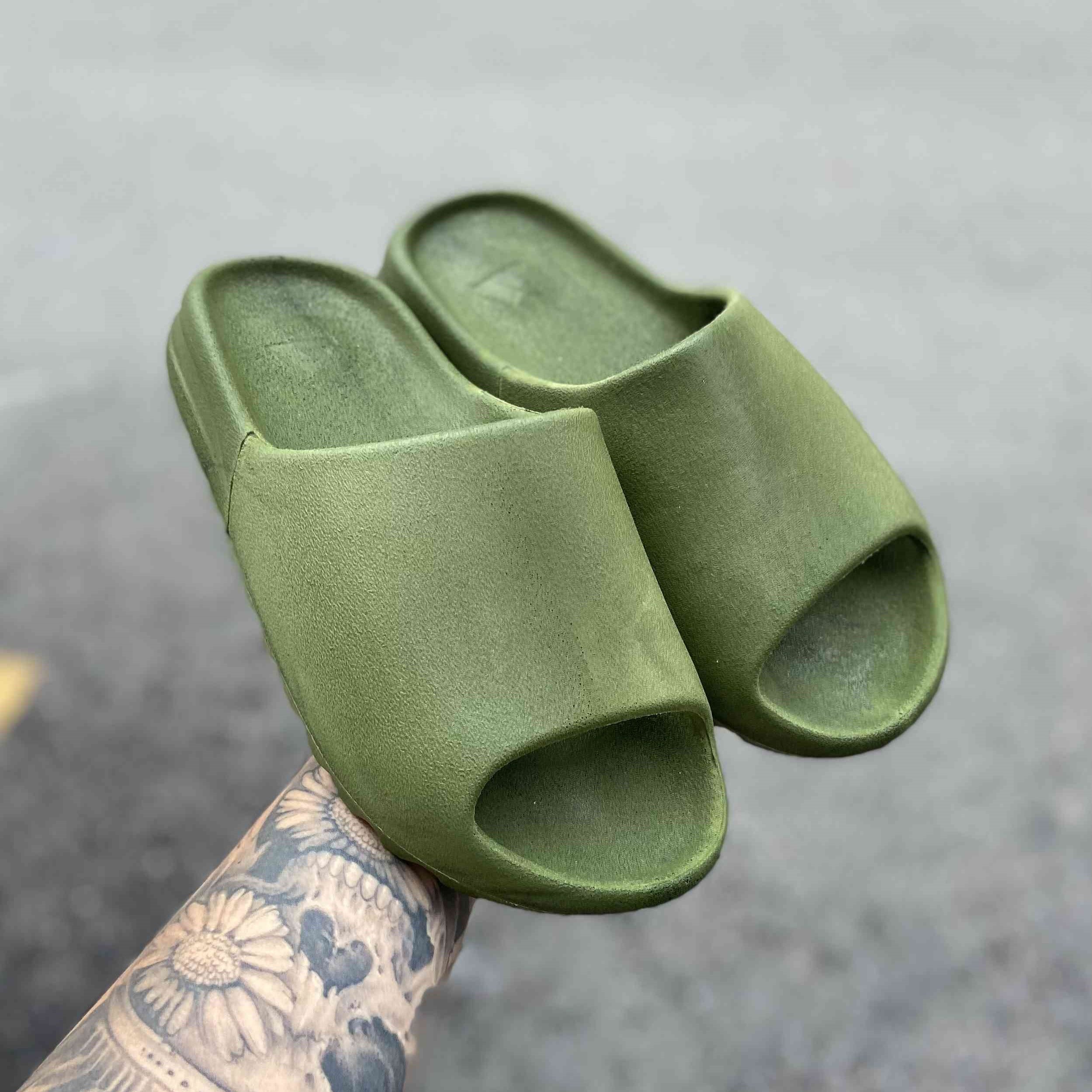 Yeezy Slide Resin