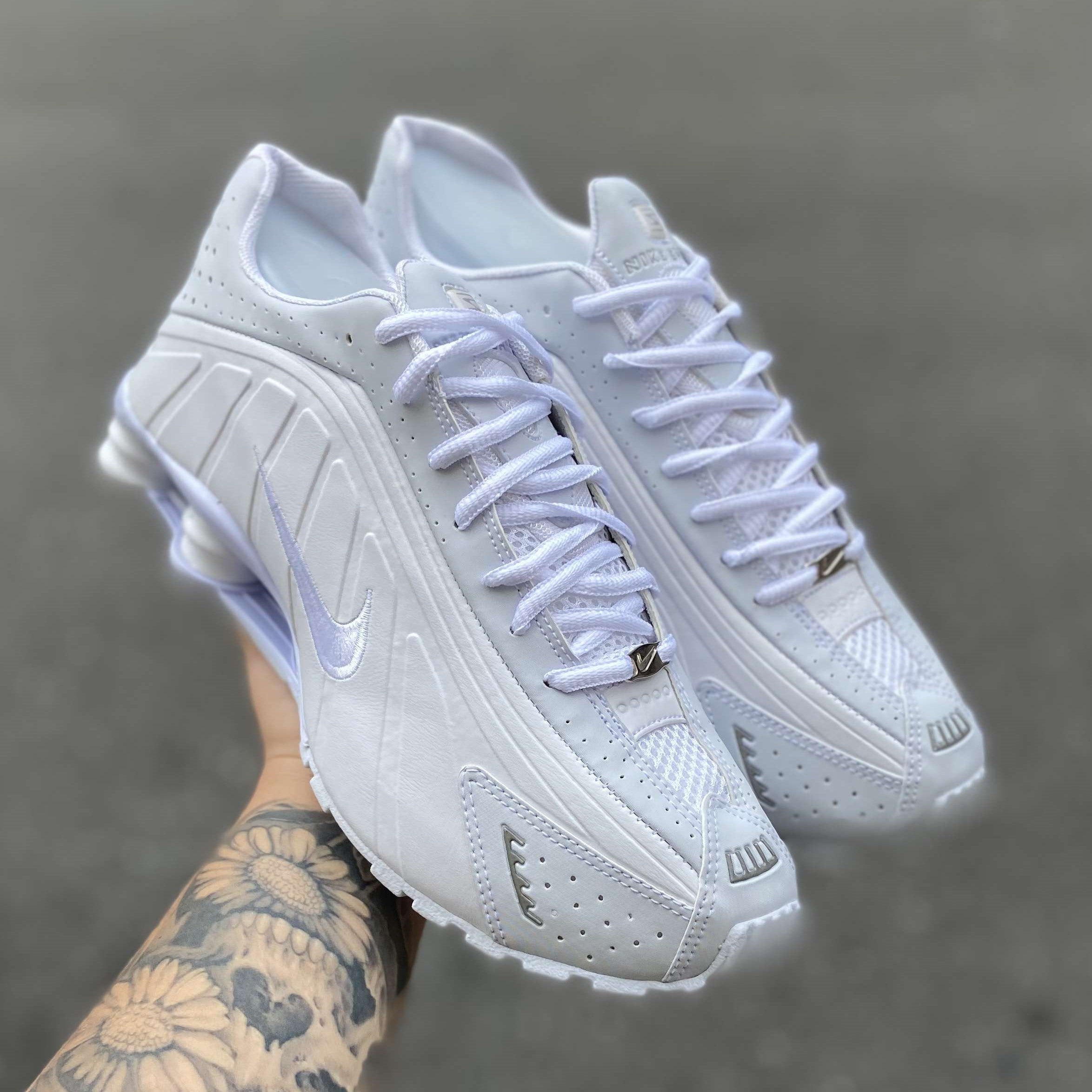 Shox R4 Triple White