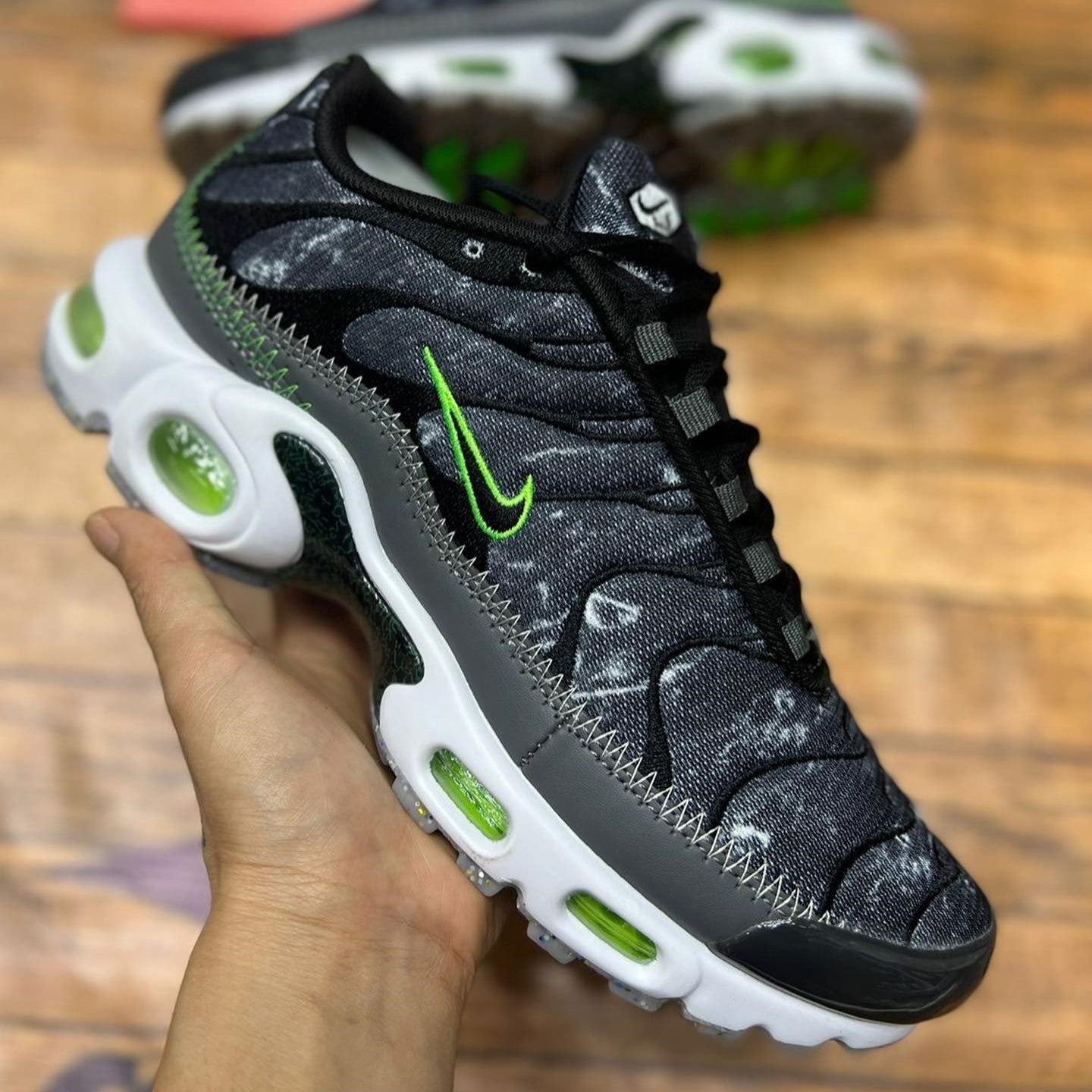Air Max Plus Essential Crater Green