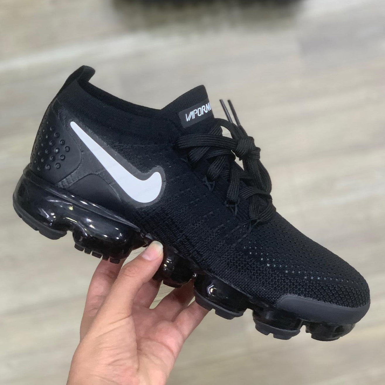 VaporMax Flyknit 2 Black White Sample