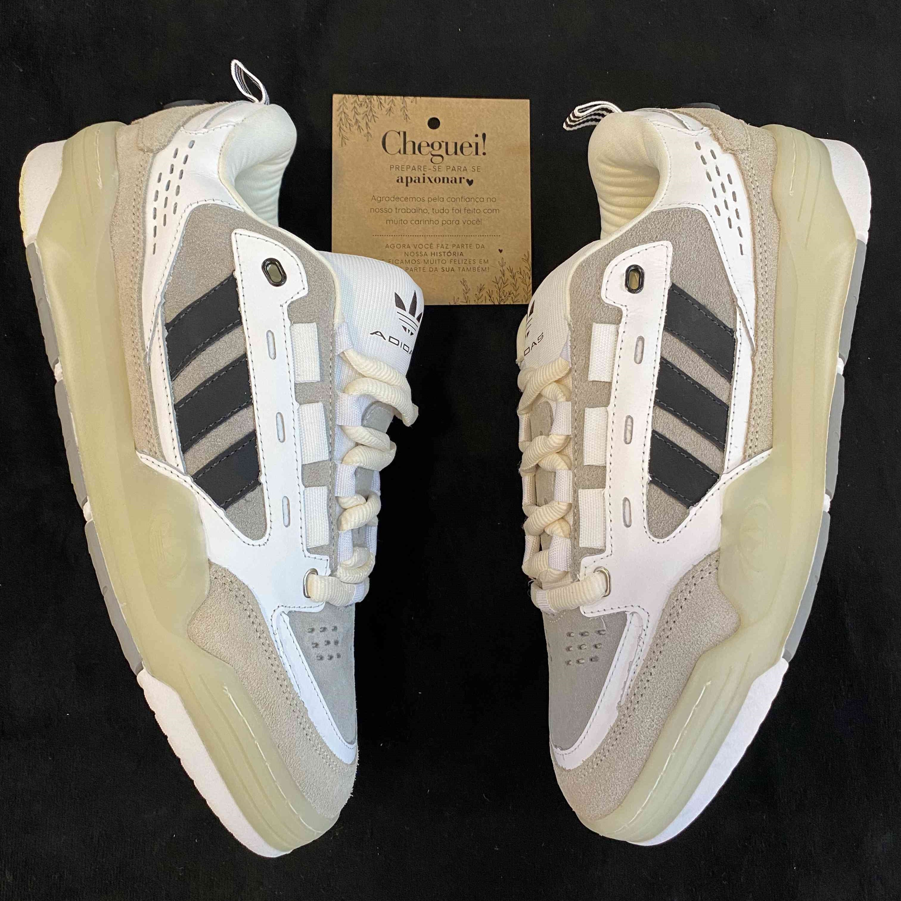 ADI2000 Chalk White Black