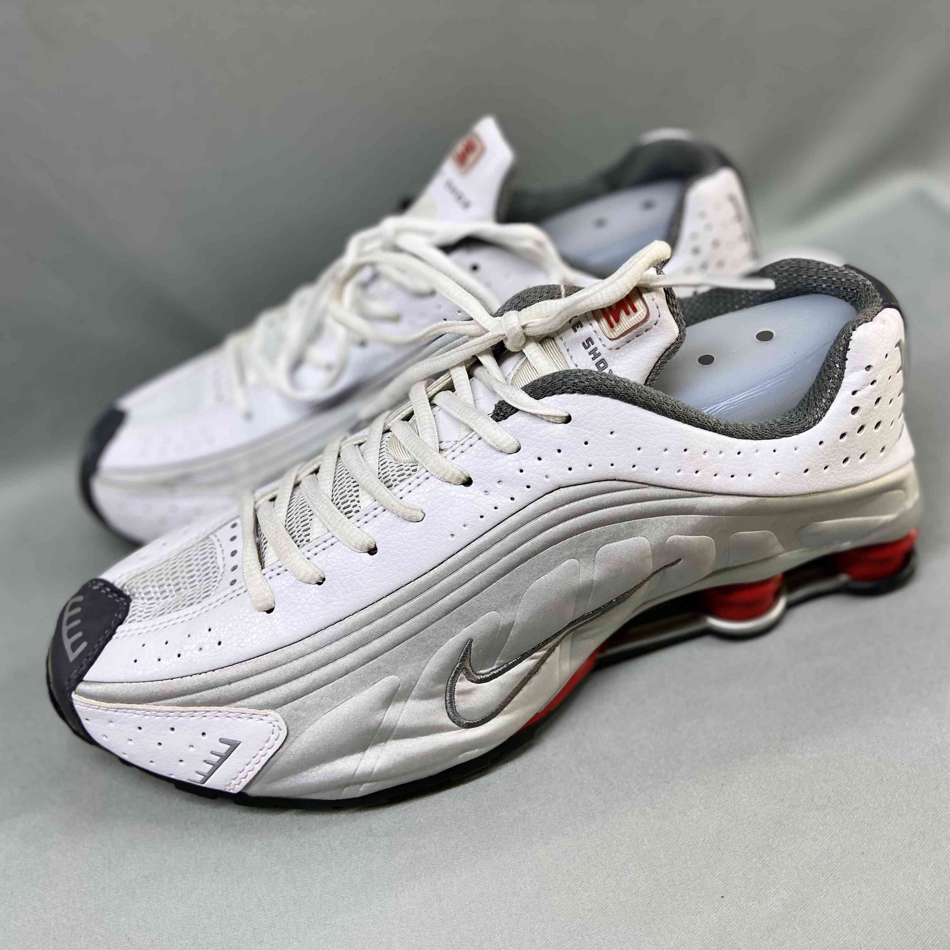 Shox R4 Retro Comet Red