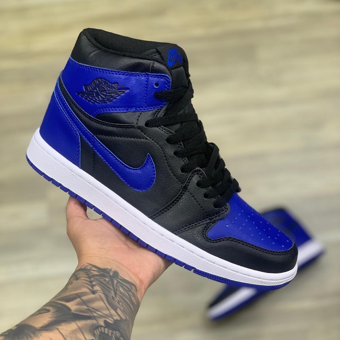 Air Jordan 1 Mid Hyper Royal GS
