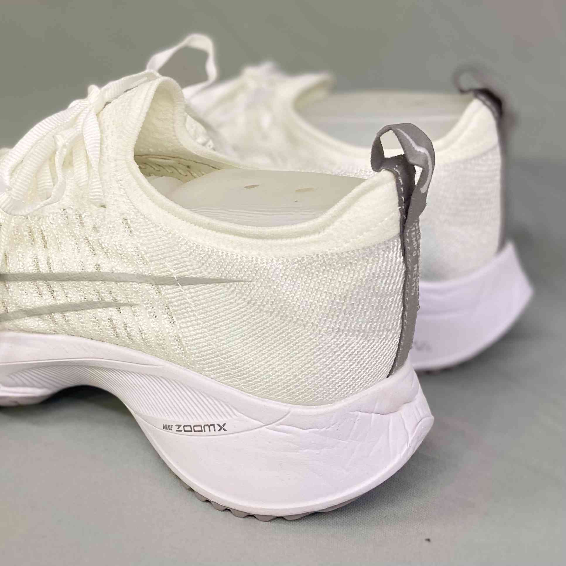 Air Zoom Tempo NEXT Flyknit White Atmosphere Grey