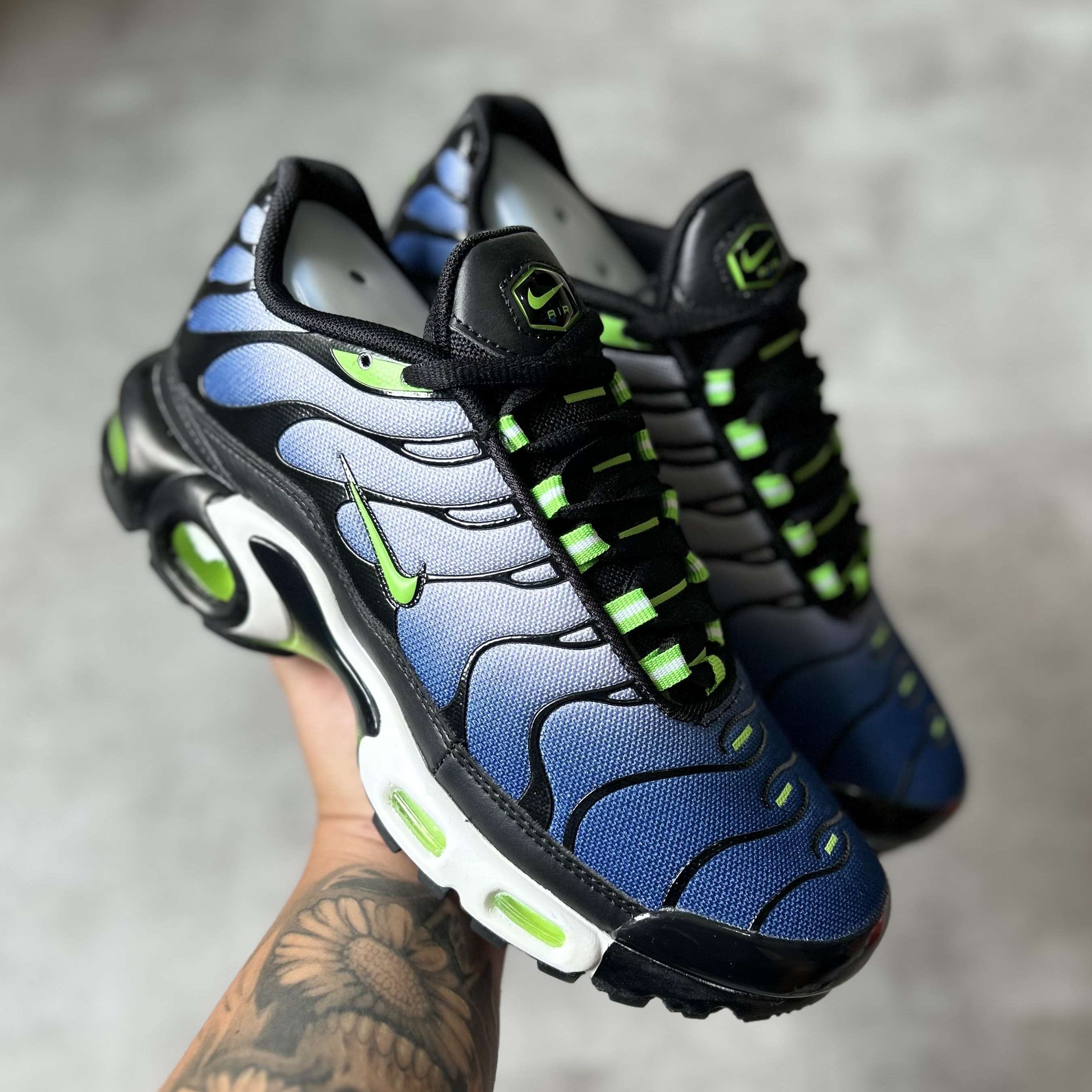 Air Max Plus TN Icons Black Scream Green