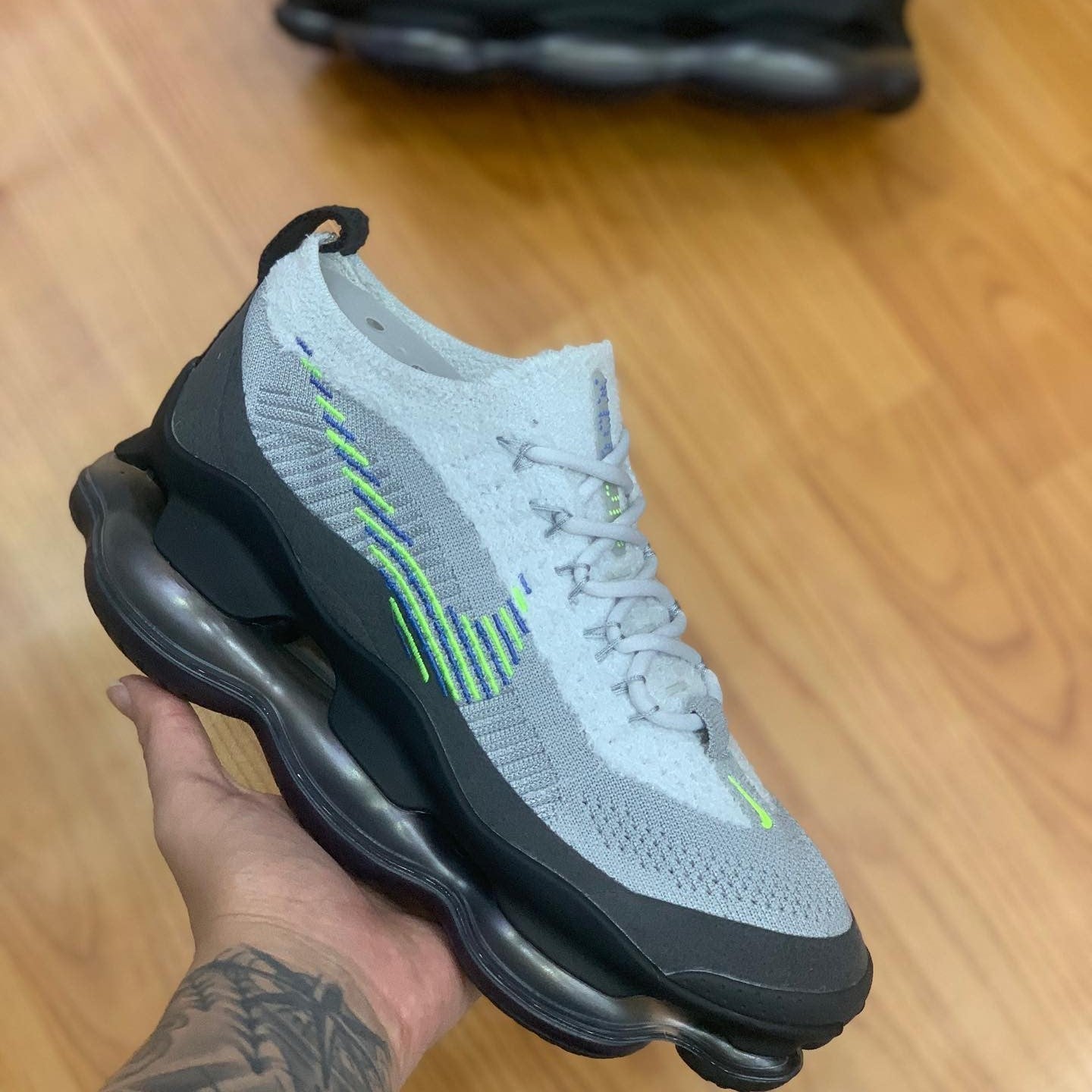 Air Max Scorpion Flyknit Wolf Grey Volt