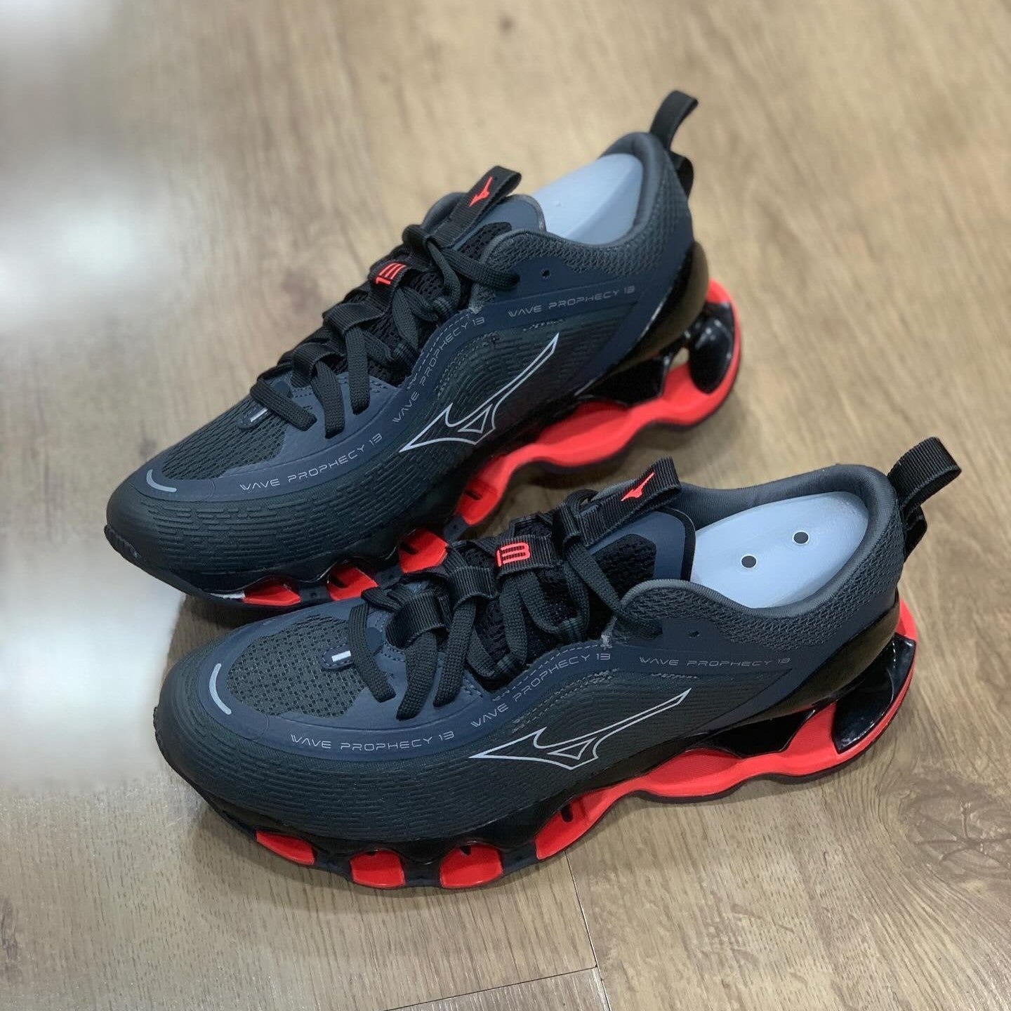 Wave Prophecy 13 Grey Red