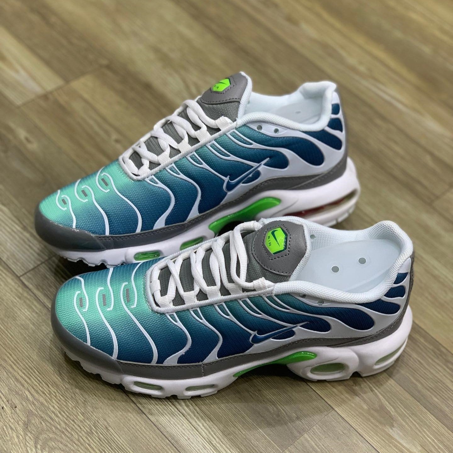 Air Max Plus TN Aurora Green