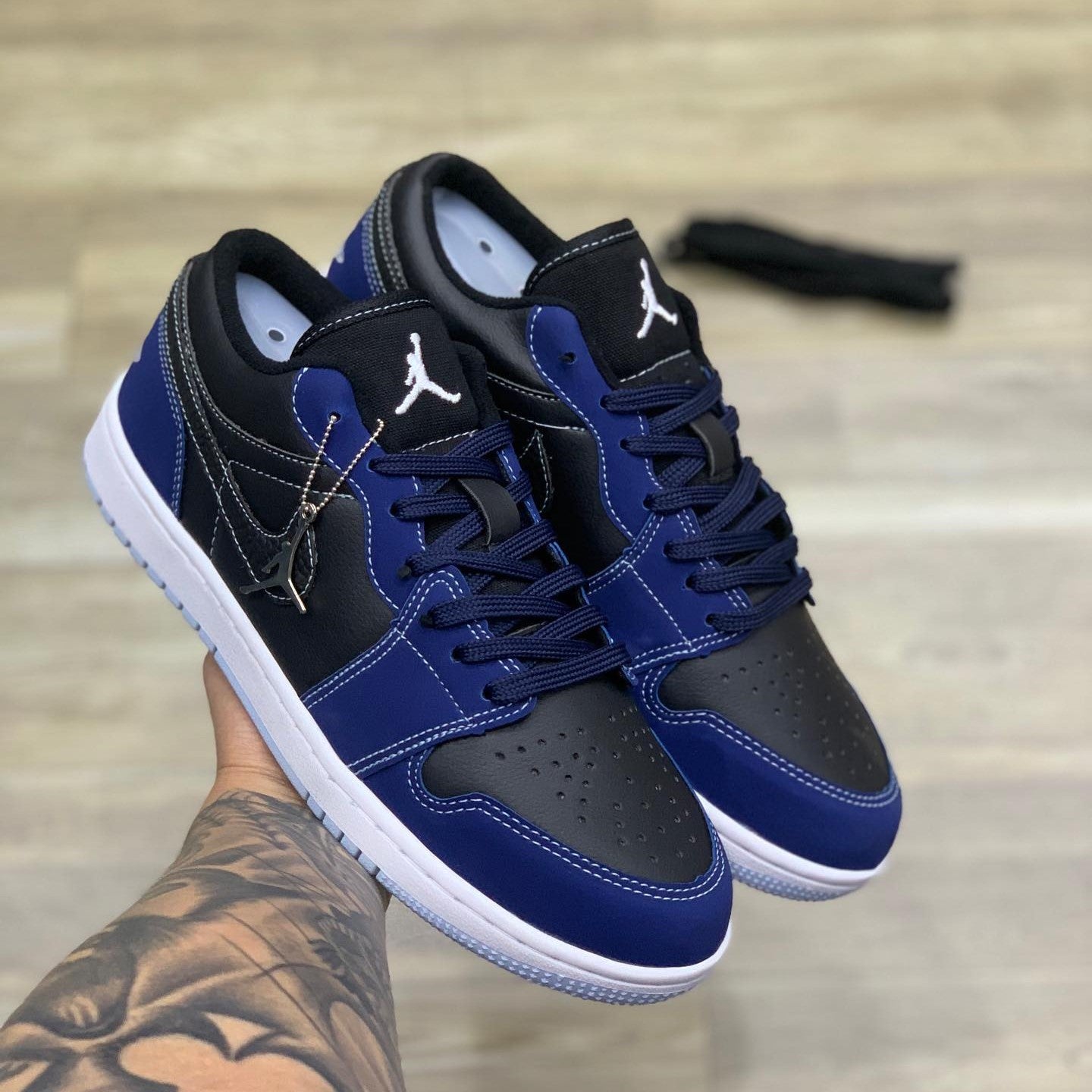 Air Jordan 1 Low SE Black Dark Obsidian *