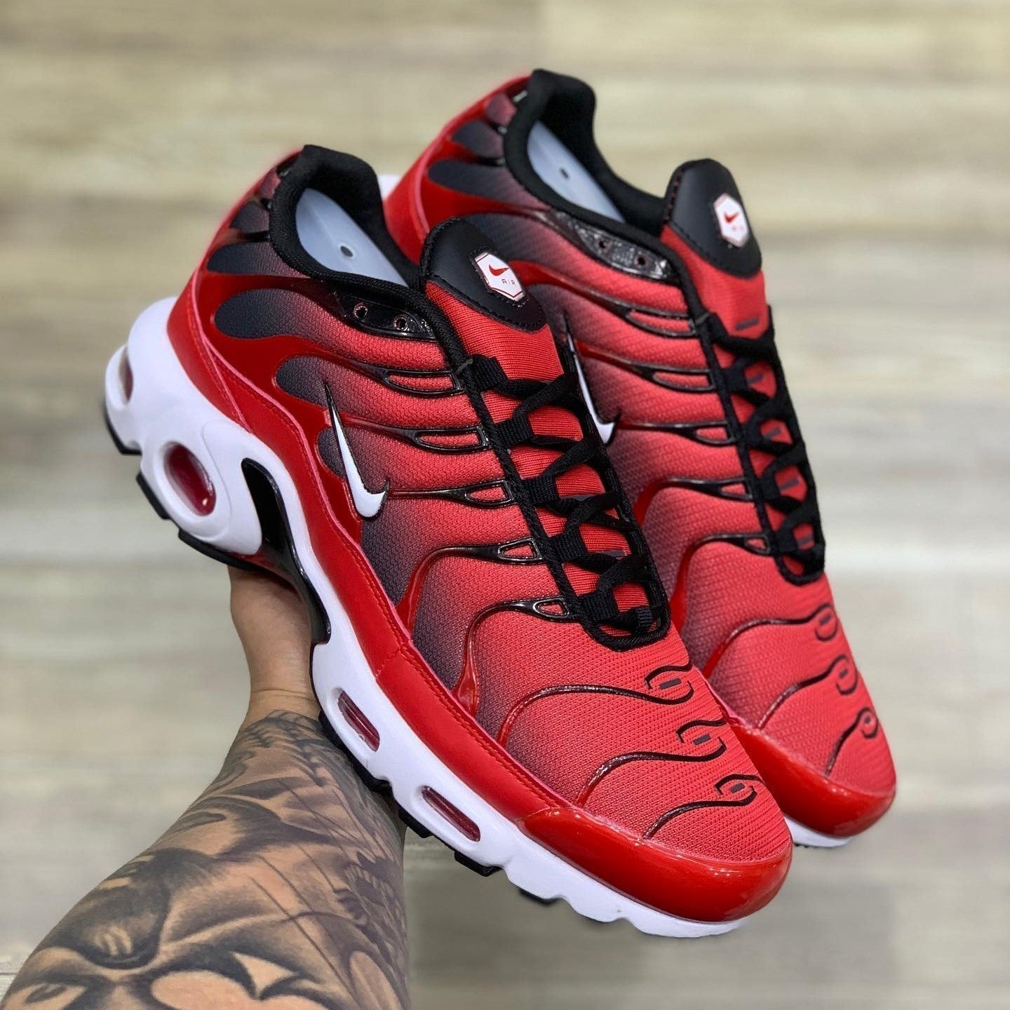 Air Max Plus TN University Red Black