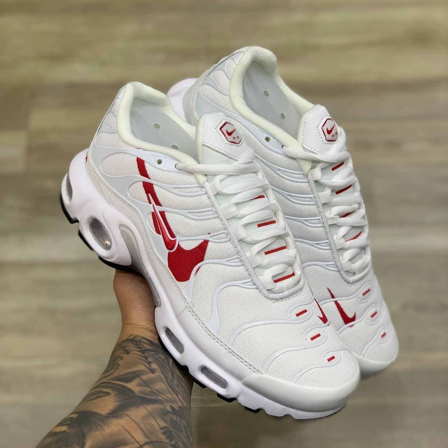 Air Max Plus TN Crimson Swosh