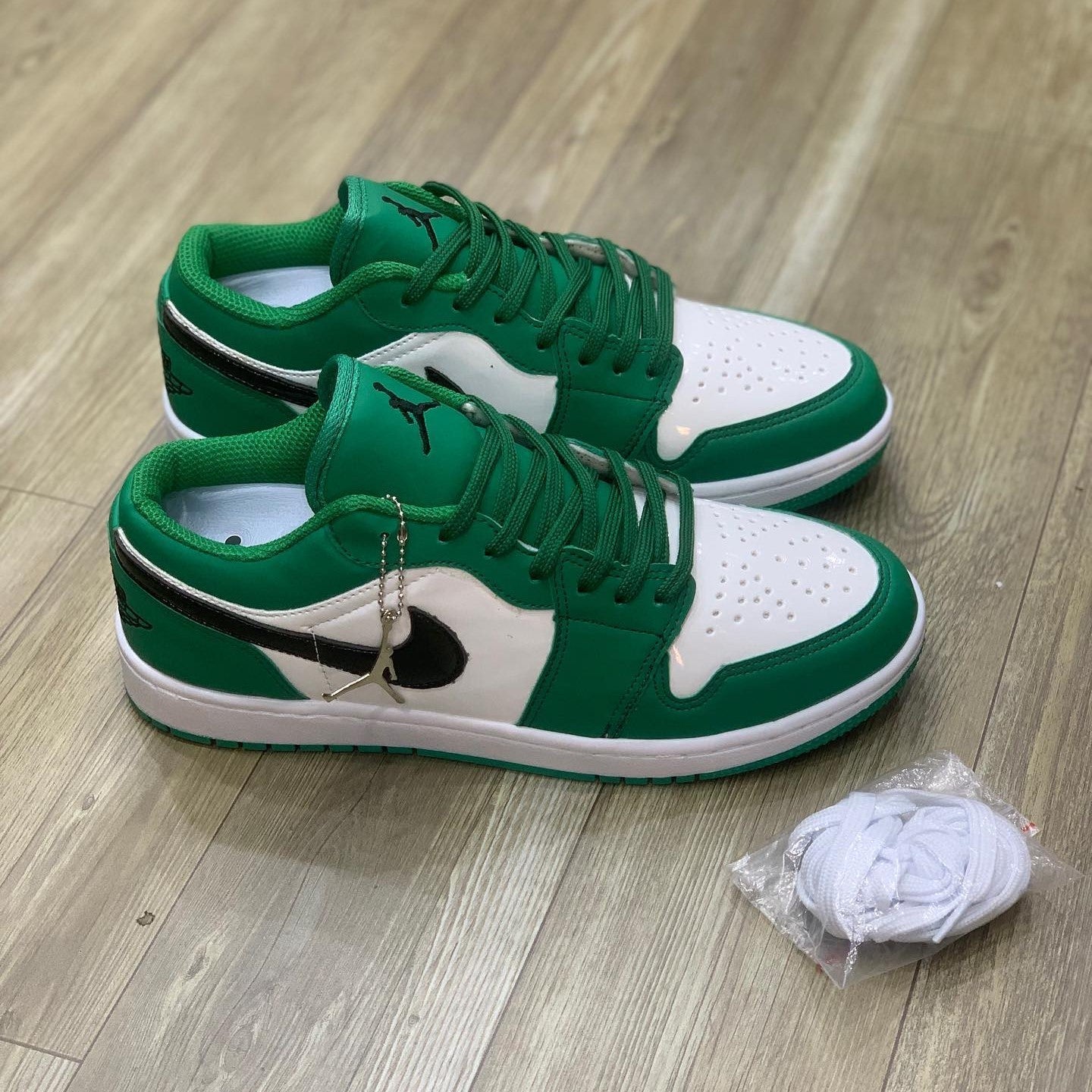 Air Jordan 1 Low Pine Green*