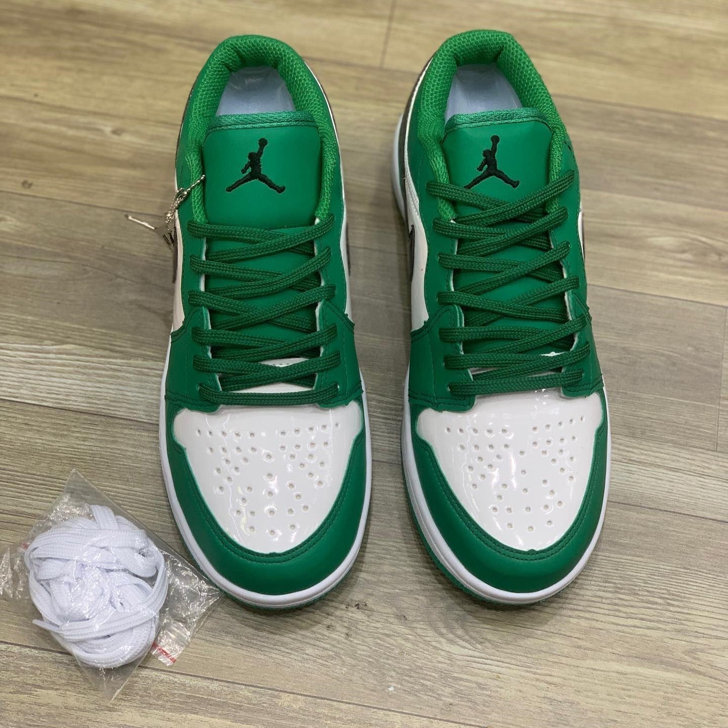 Air Jordan 1 Low Pine Green*