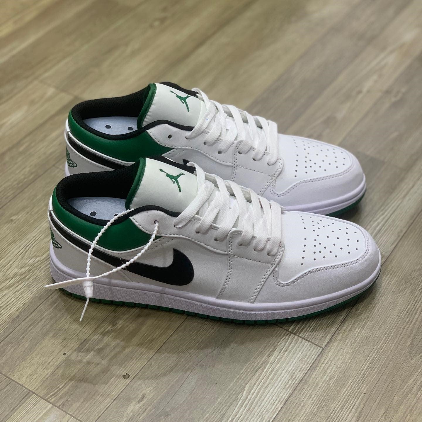 Air Jordan 1 Low White Lucky Green