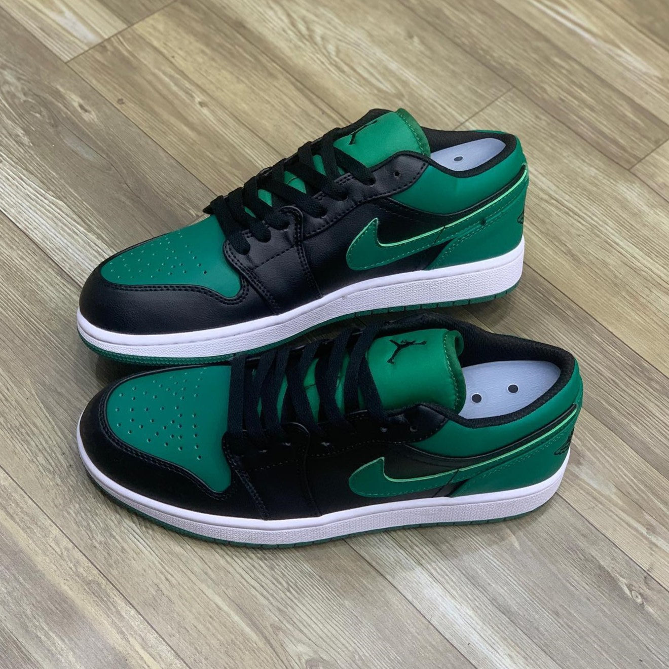 Air Jordan 1 Low Black Lucky Green*