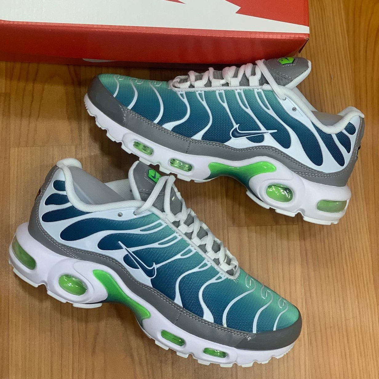 Air Max Plus TN Aurora Green