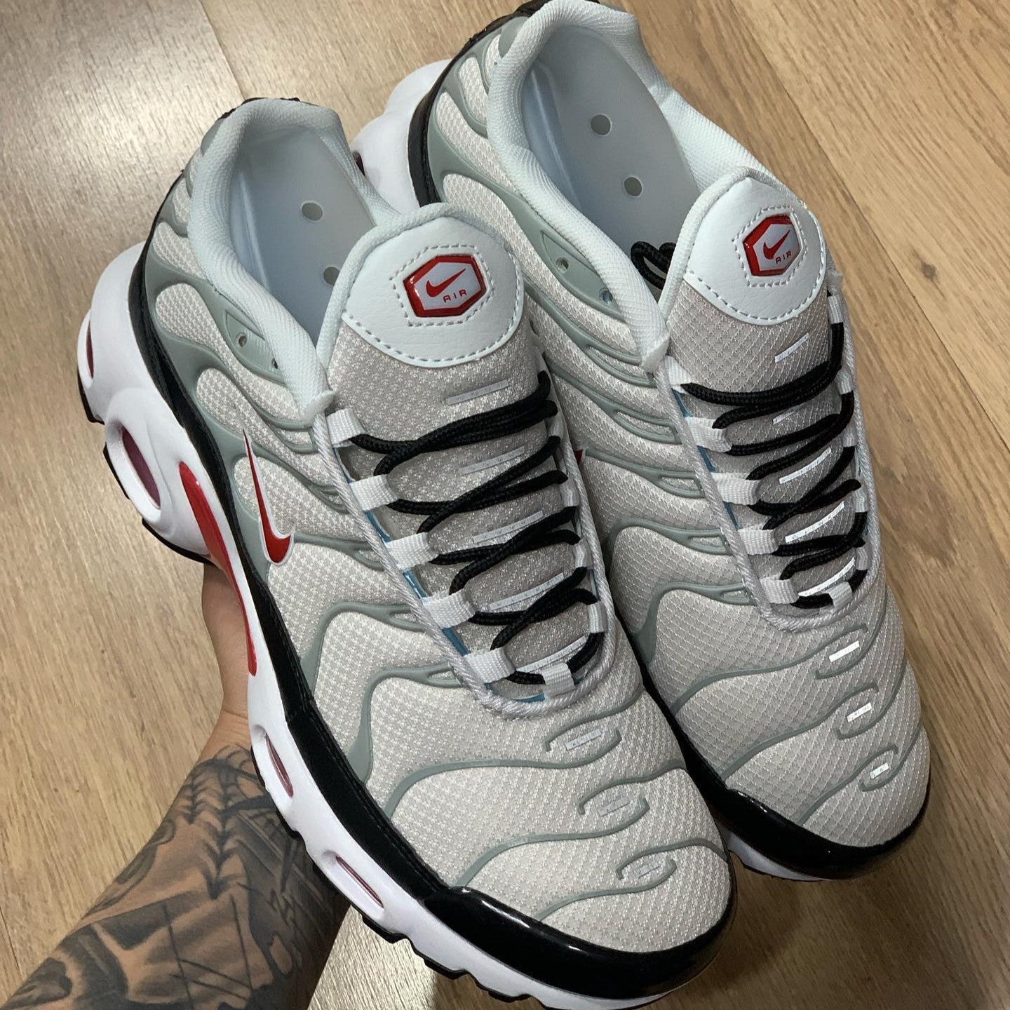 Air Max Plus TN GS Photon Dust Red