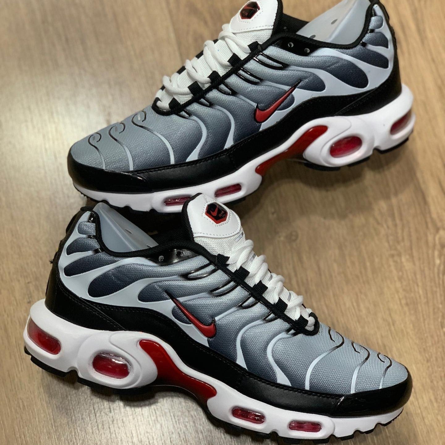 Air Max Plus TN Grey Red