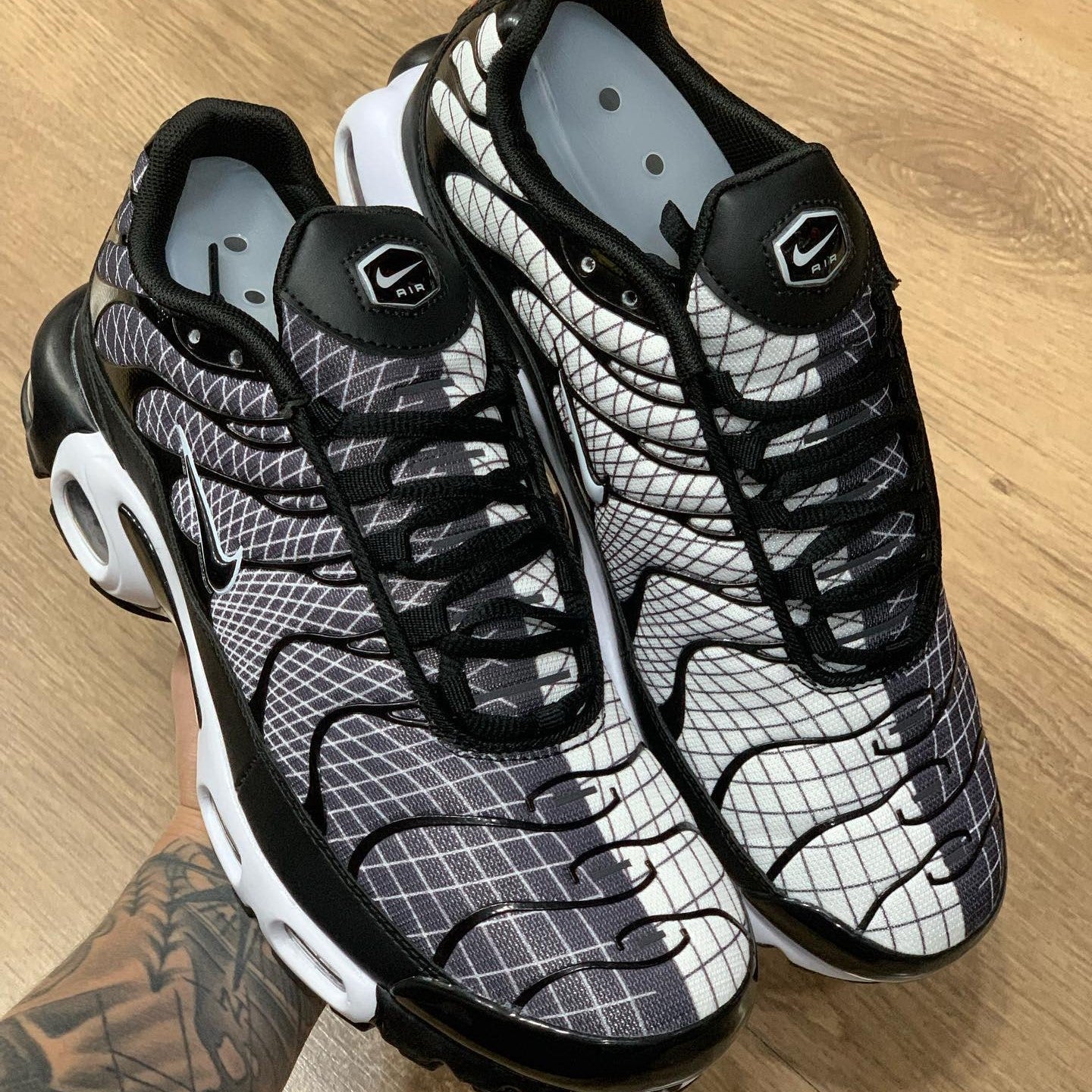Air Max Plus TN Greedy Grey