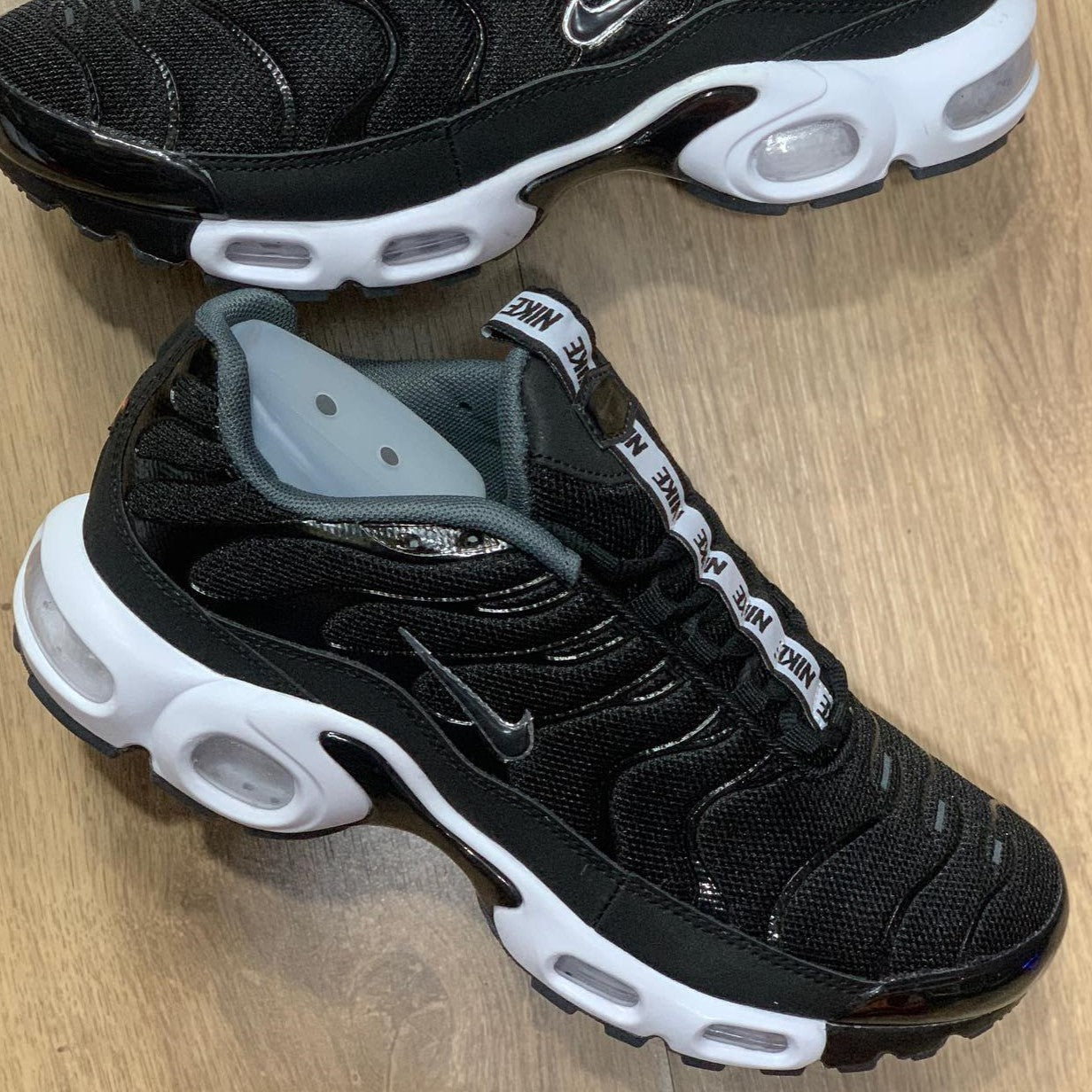 Air Max Plus TN SE Fita Black White