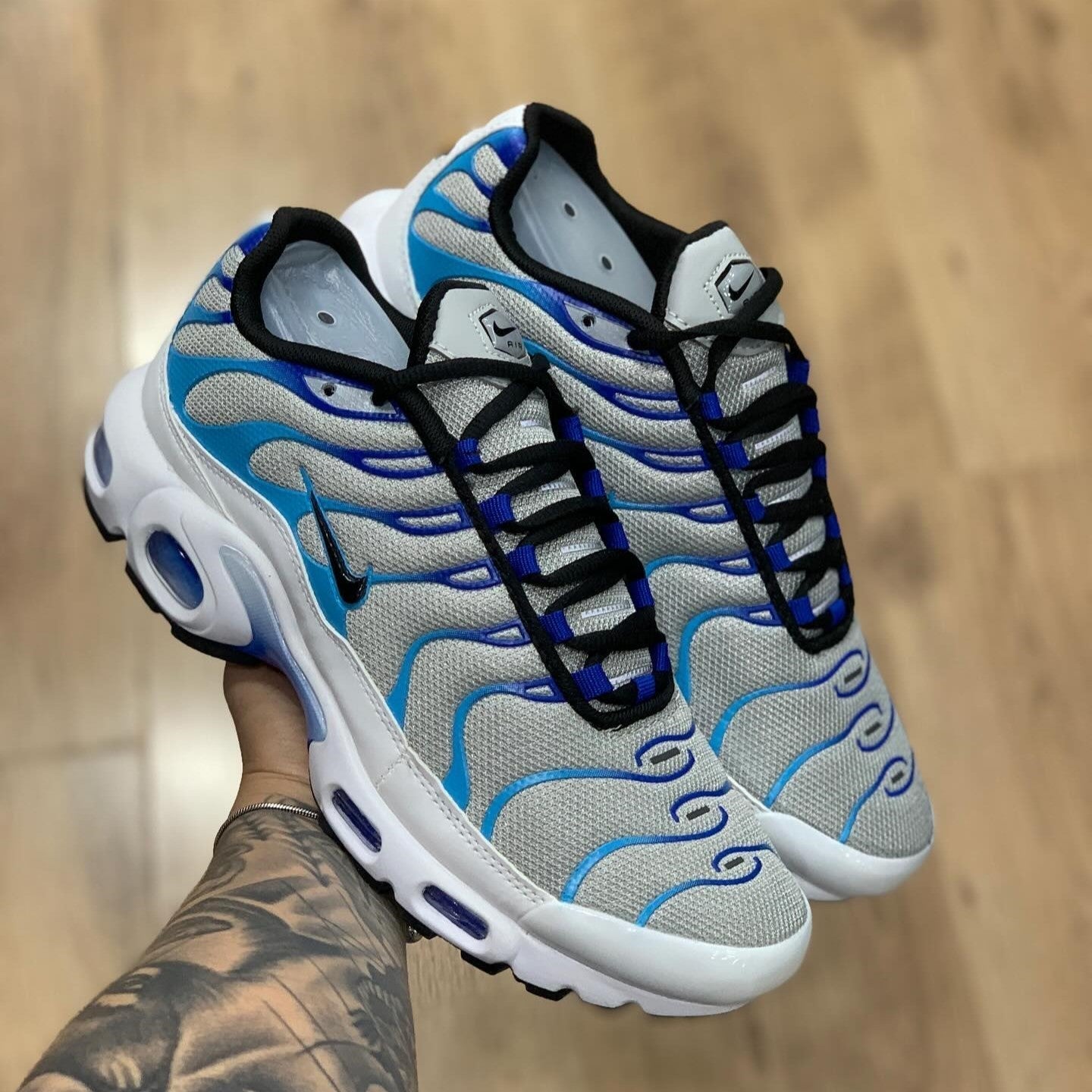 Air Max Plus TN Light Smoke Grey Blue Lightning Racer Blue Black