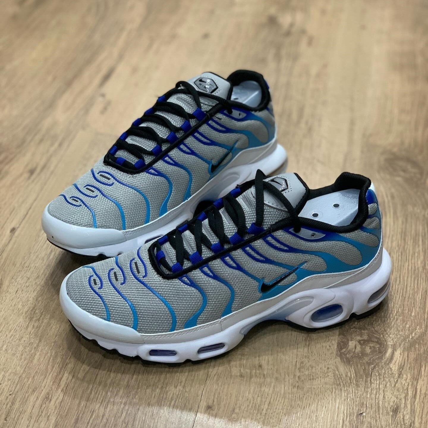 Air Max Plus TN Light Smoke Grey Blue Lightning Racer Blue Black
