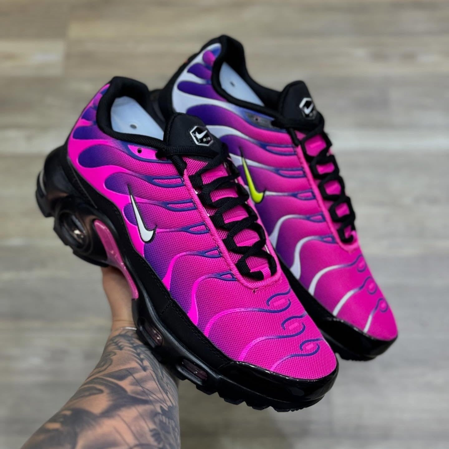 Air Max Plus TN Rebellious Air Fireberry