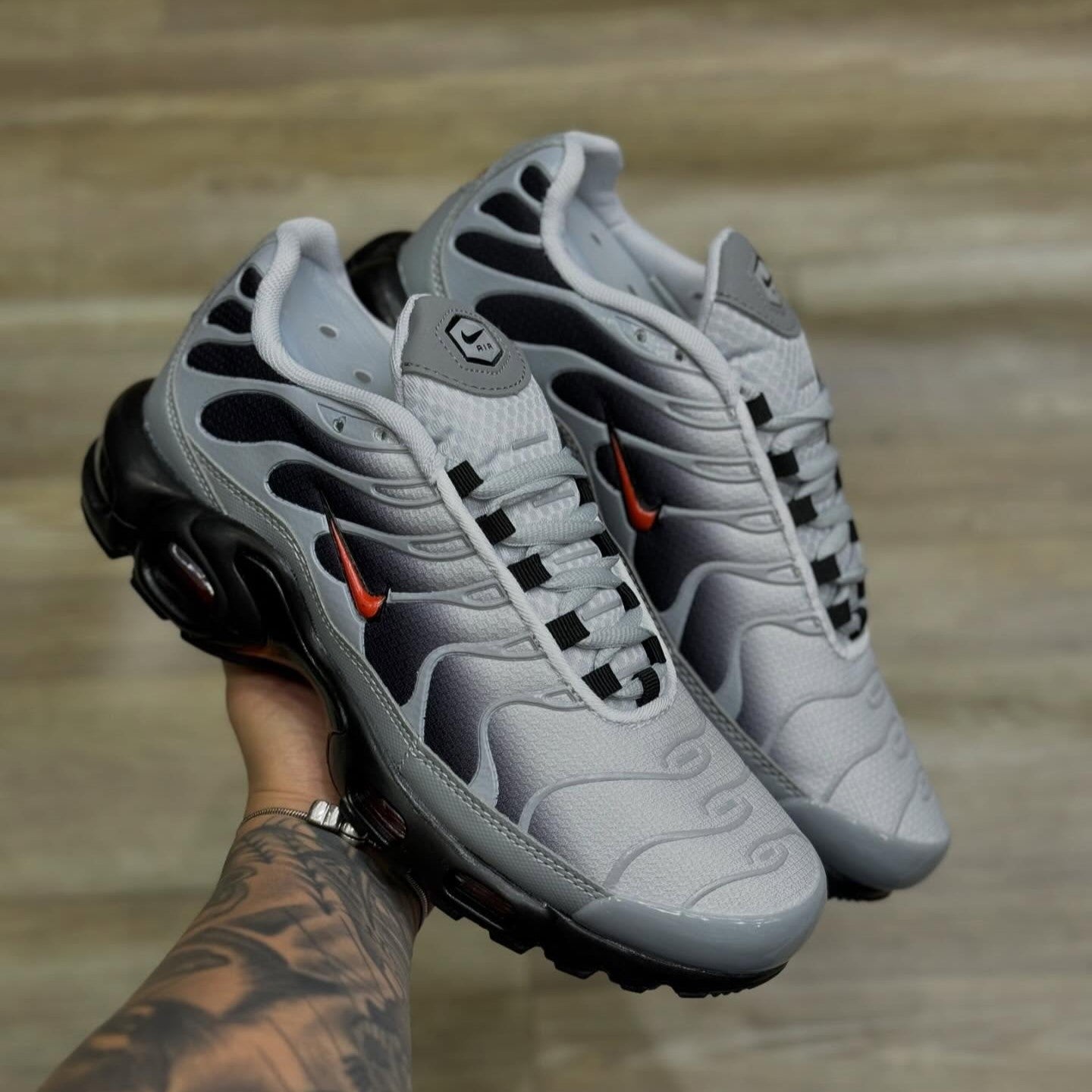 Air Max Plus TN Wolf Grey Picante Red