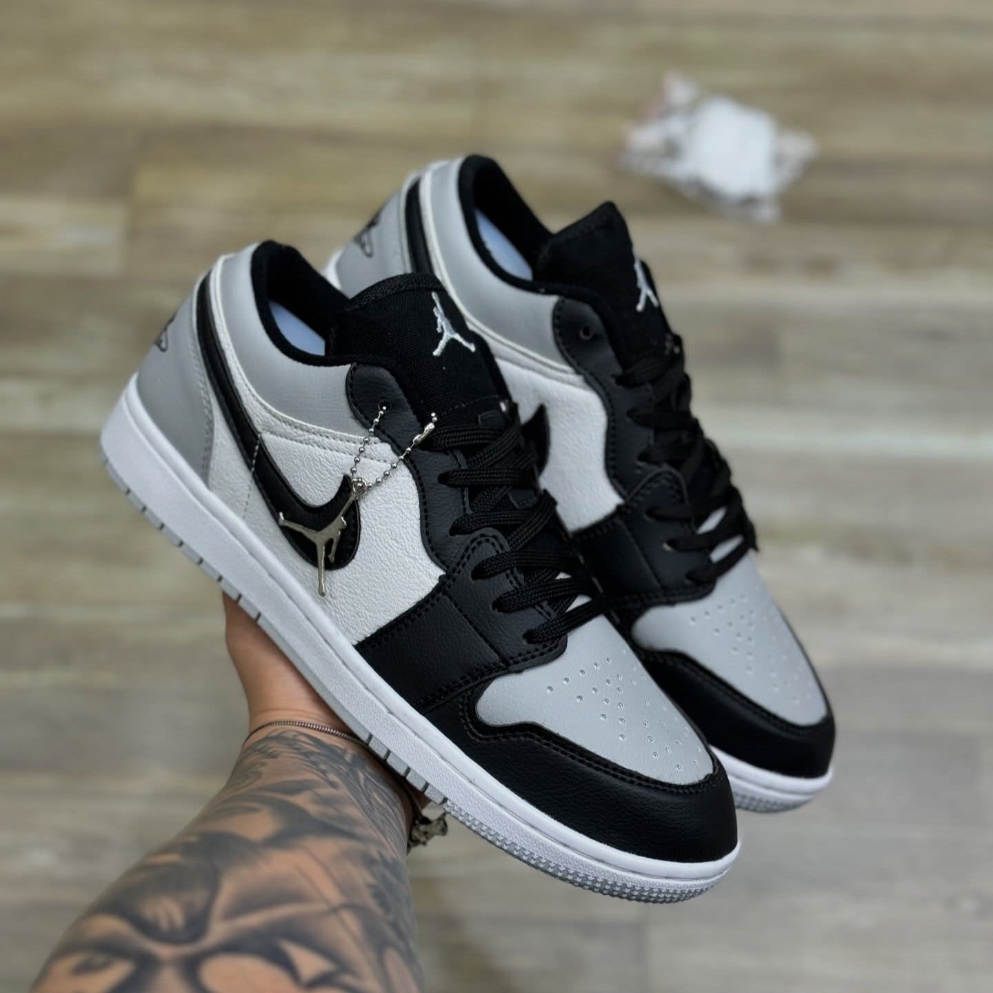 Air Jordan 1 Low Shadow Toe*