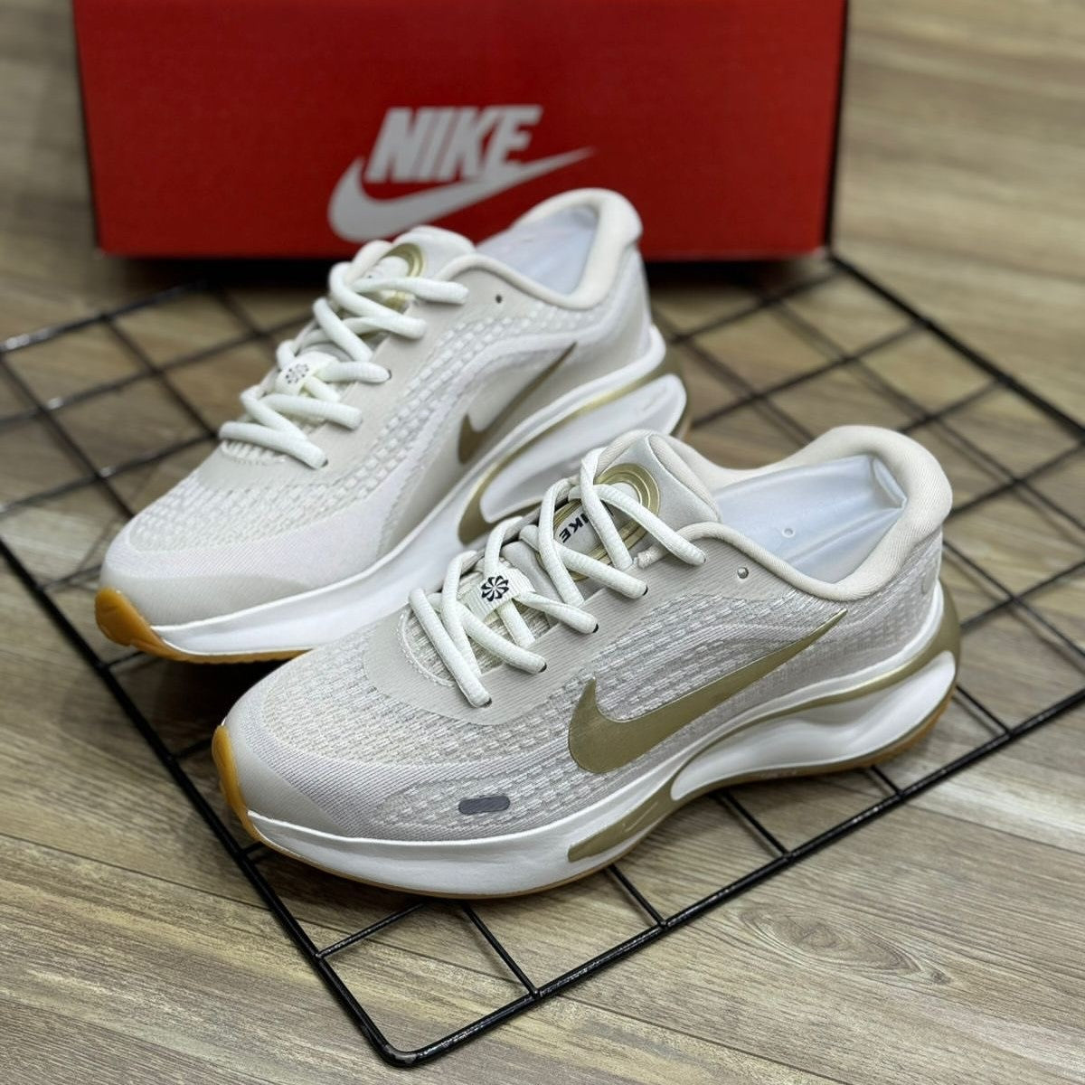 Journey Run Phantom Gold Gum