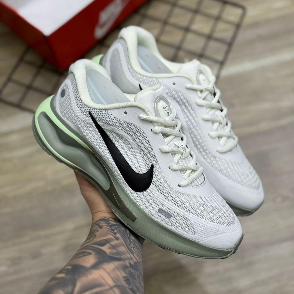 Journey Run Summit White Jade Black