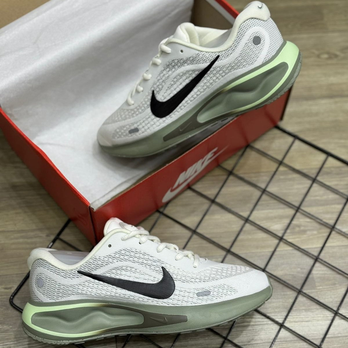 Journey Run Summit White Jade Black