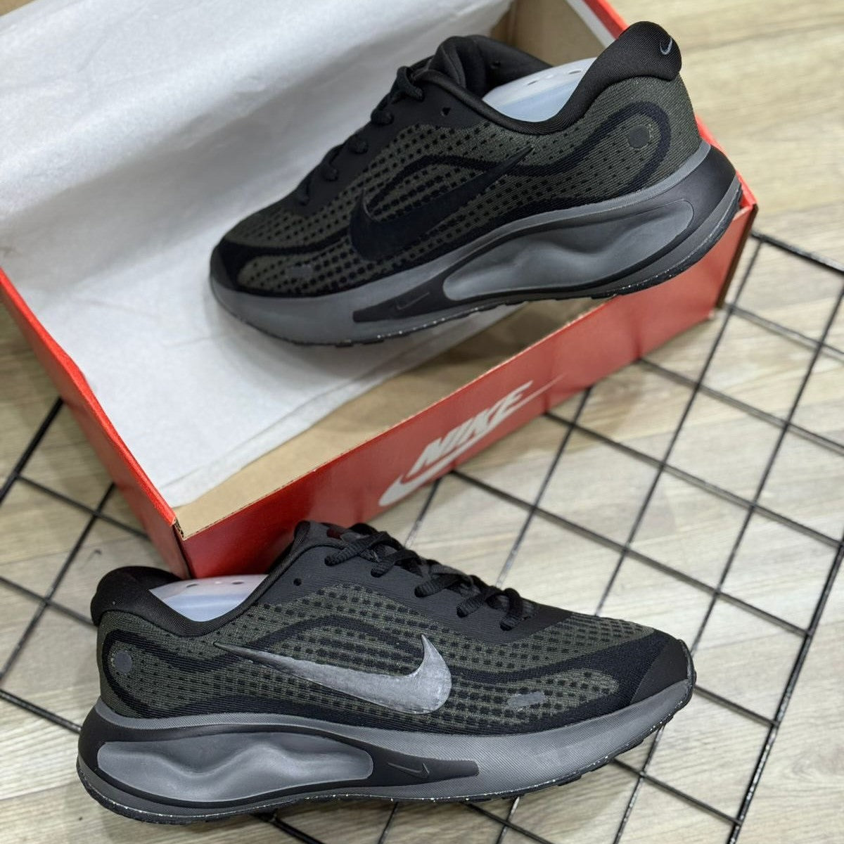 Journey Run Black Anthracite