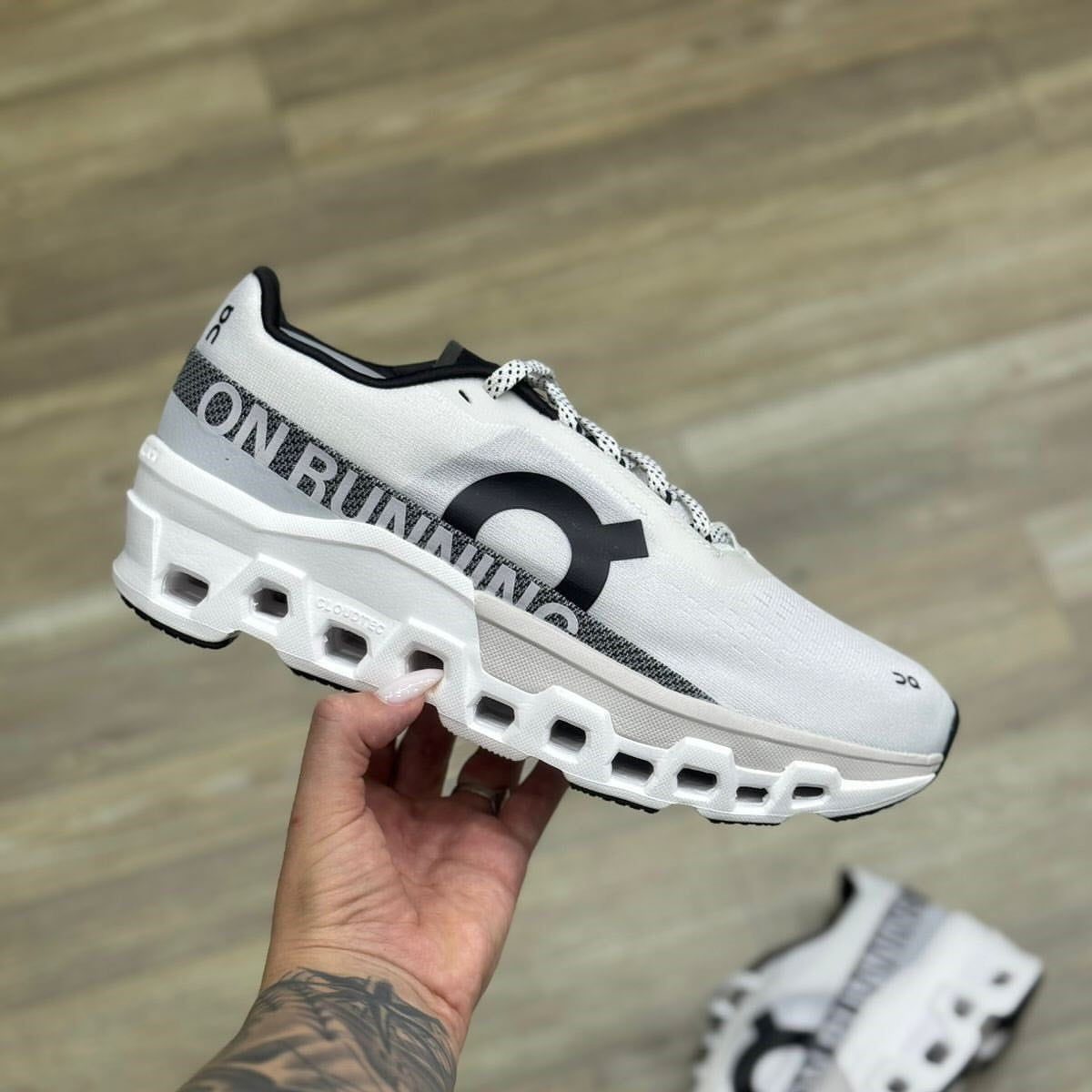 On Running Cloudmonster 2 White Frost