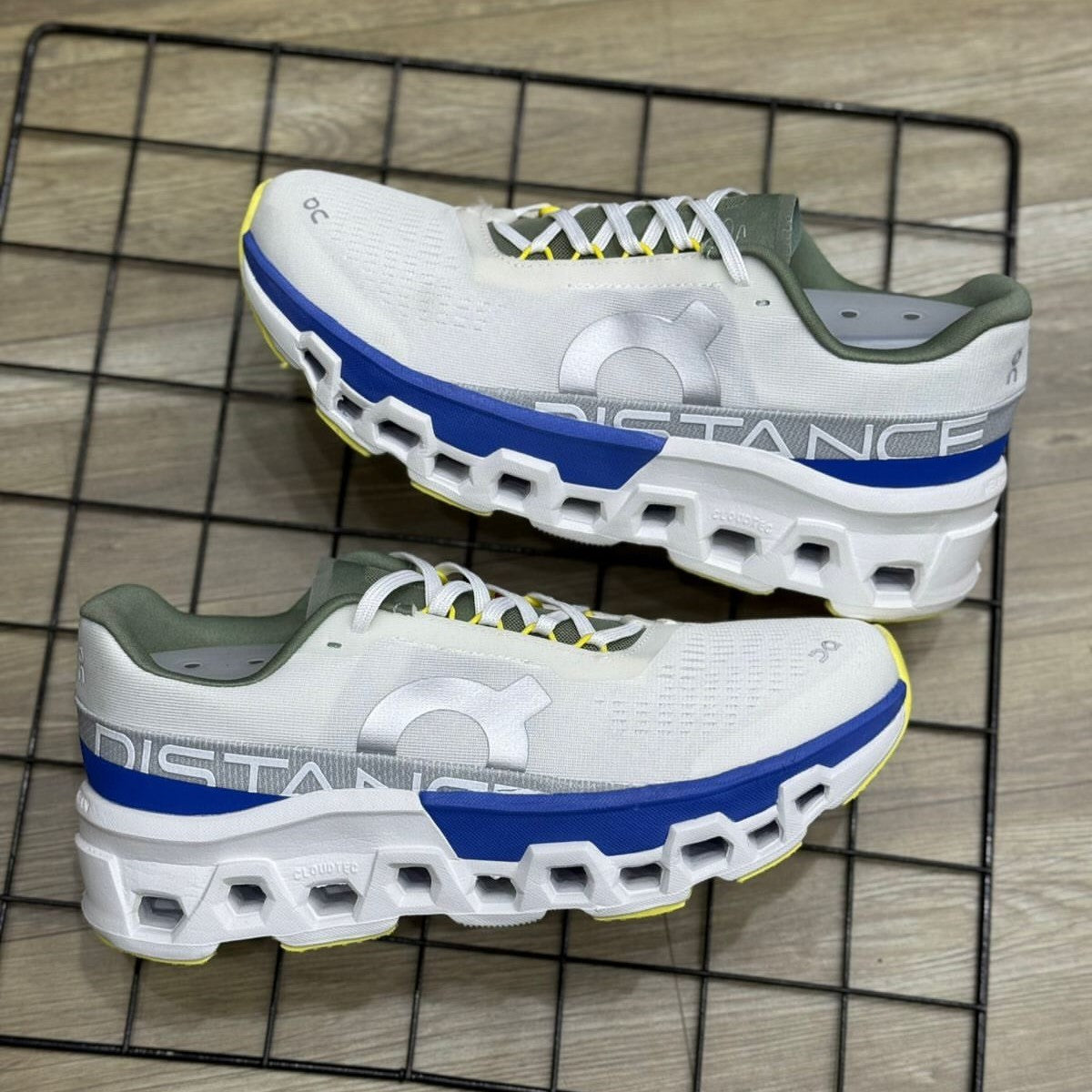 On Running Cloudmonster 2 Distance White Lapis