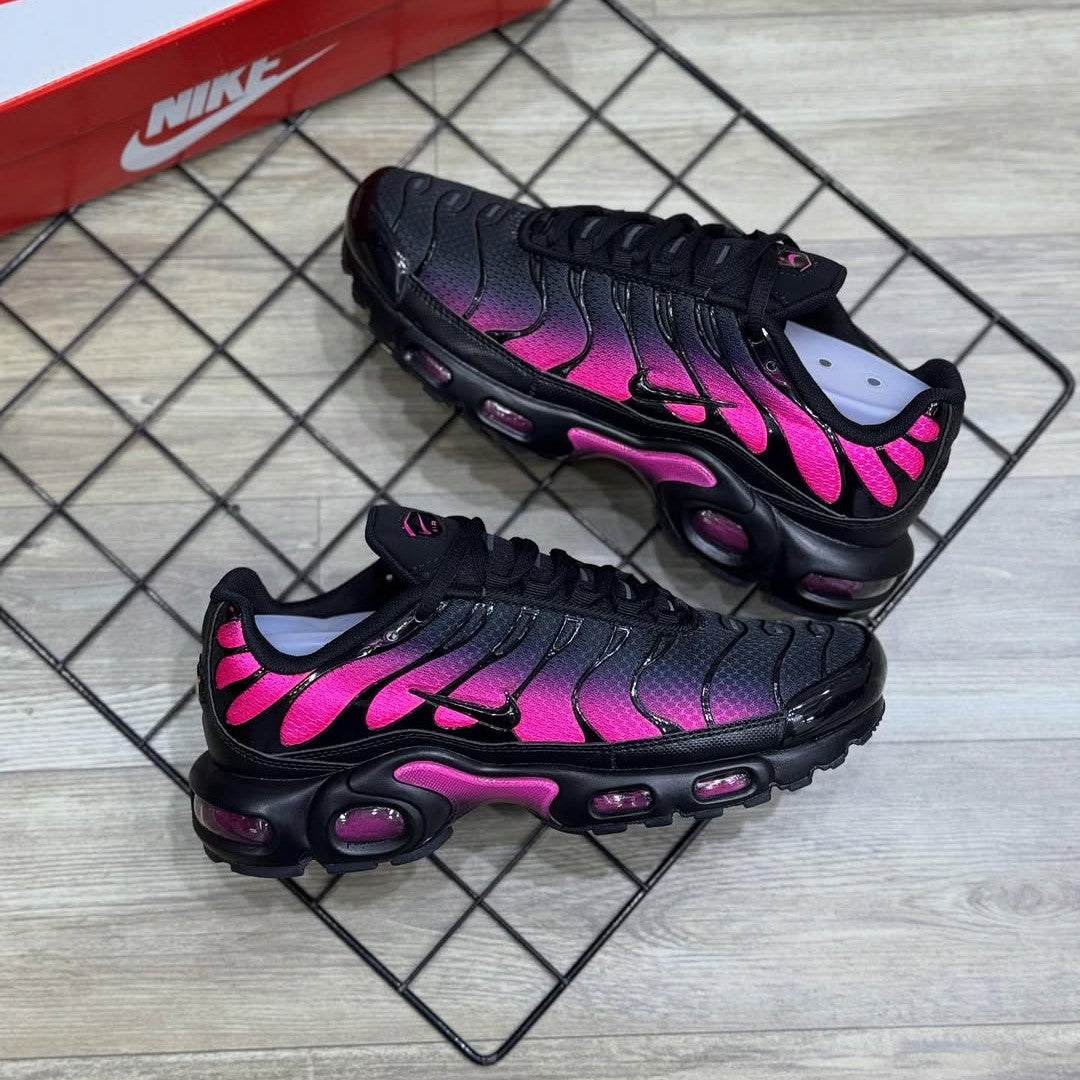Air Max Plus TN Black Hyper Pink