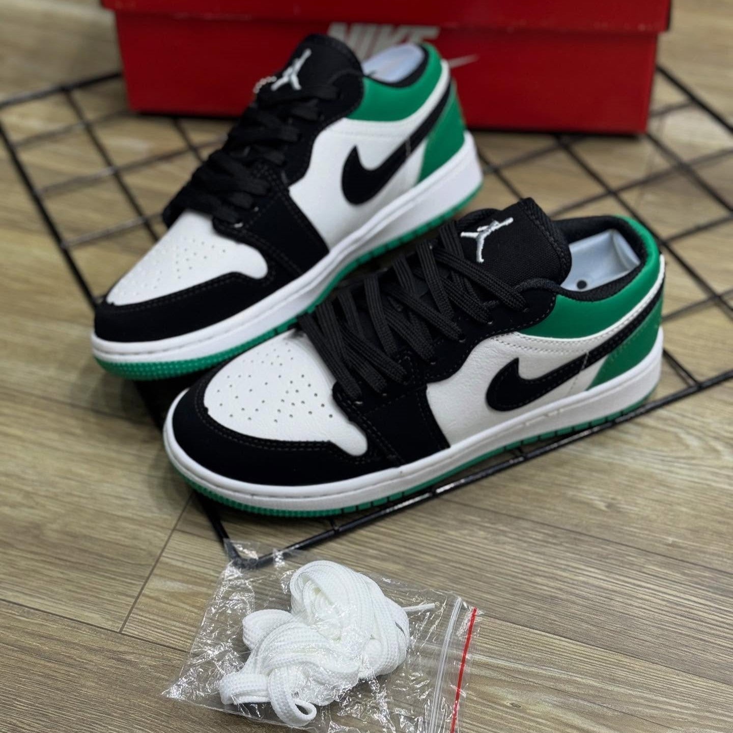 Air Jordan 1 Low Mystic Green *