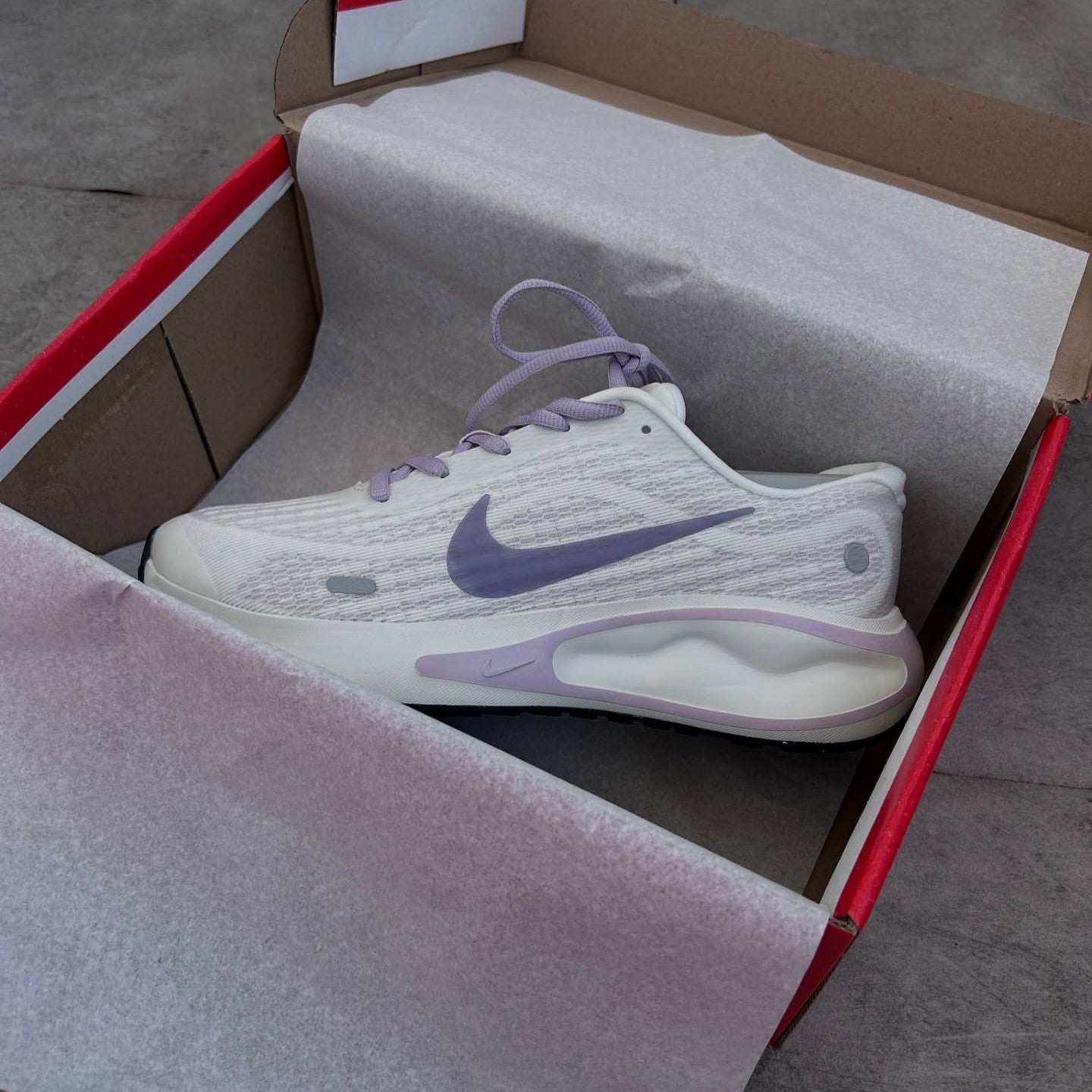 Journey Run Summit White Barely Grape