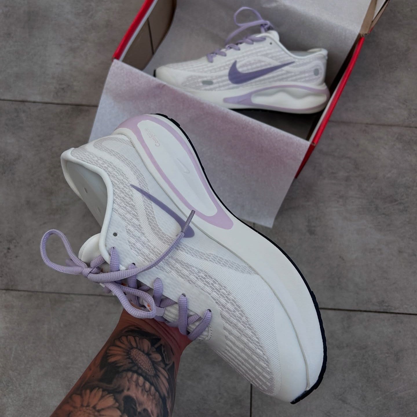 Journey Run Summit White Barely Grape