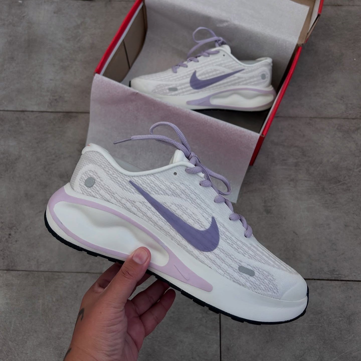 Journey Run Summit White Barely Grape