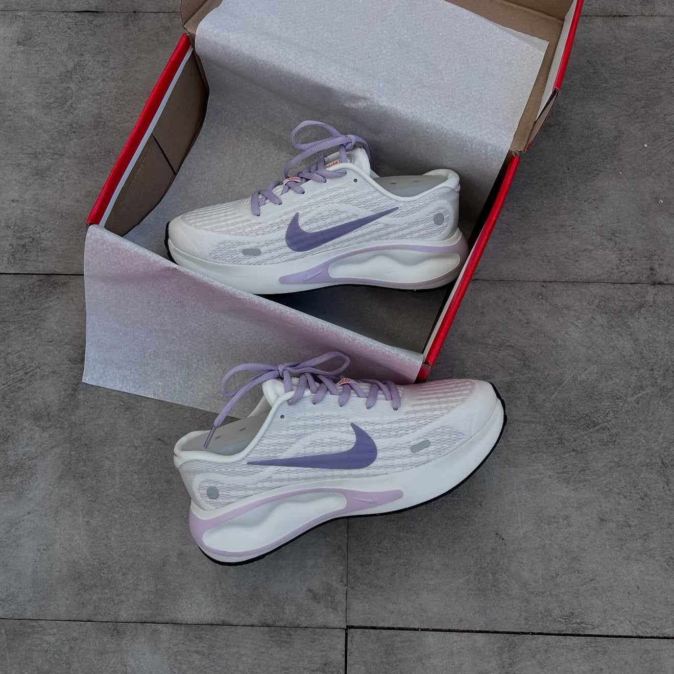 Journey Run Summit White Barely Grape