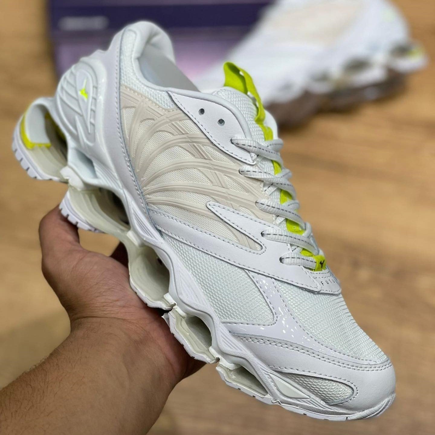 Mizuno Futur White Safety Yellow